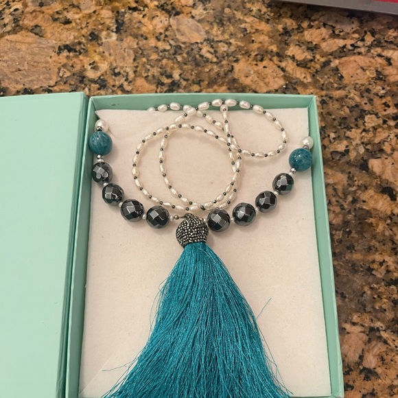 Colorful sparkly lariat necklace from Oceans Allure boutique. - Picture 3 of 6